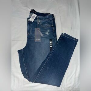 NWT Torrid High Rise Curvy Skinny Jeans 16
